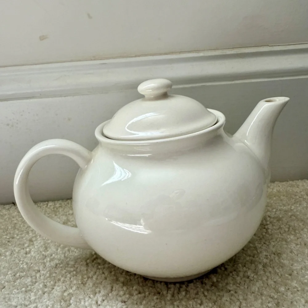 Vintage Williams Sonoma Cream Ceramic Teapot